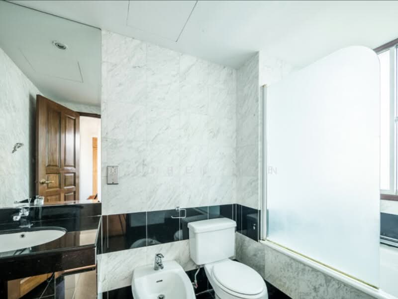 Hullet Rise, 6 Hullet Road, Orchard / River Valley, 3 Bedrooms, 1,147 sqft, Condominium For Rent, by Daniel Lee, 500239986 - Bathroom - PropertyGuru.com.sg