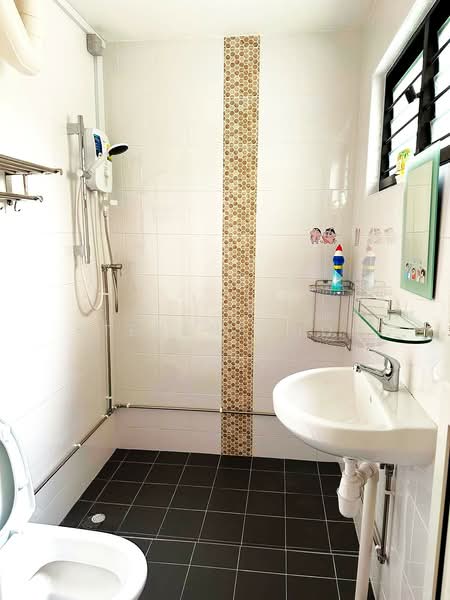 341 Ubi Avenue 1, 341 Ubi Avenue 1, Room Rental, 130 sqft, HDB Flat For Rent, by Steven Choo, 500239995 - Bathroom - PropertyGuru.com.sg
