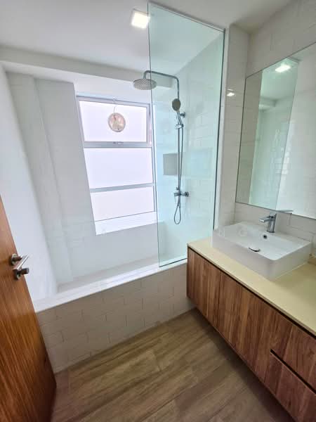 One St Michael's, 1 Saint Michael's Road, 4 Bedrooms, 1,378 sqft, Condominium For Rent, by Clare Wong, 500240005 - Master Bathroom - PropertyGuru.com.sg