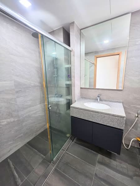 One St Michael's, 1 Saint Michael's Road, 4 Bedrooms, 1,378 sqft, Condominium For Rent, by Clare Wong, 500240005 - Common Bathroom - PropertyGuru.com.sg