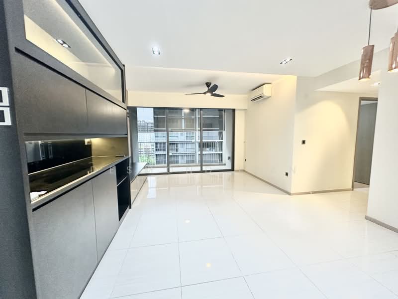 Bellewaters, 11 Anchorvale Crescent, 4 Bedrooms, 1,130 sqft, Condominium For Sale, by Desmond Lian, 500240014 - Living Room - PropertyGuru.com.sg