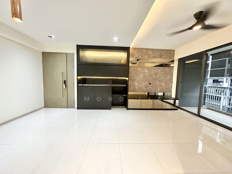 Bellewaters, 11 Anchorvale Crescent, 4 Bedrooms, 1,130 sqft, Condominium For Sale, by Desmond Lian, 500240014 - Living Room - PropertyGuru.com.sg