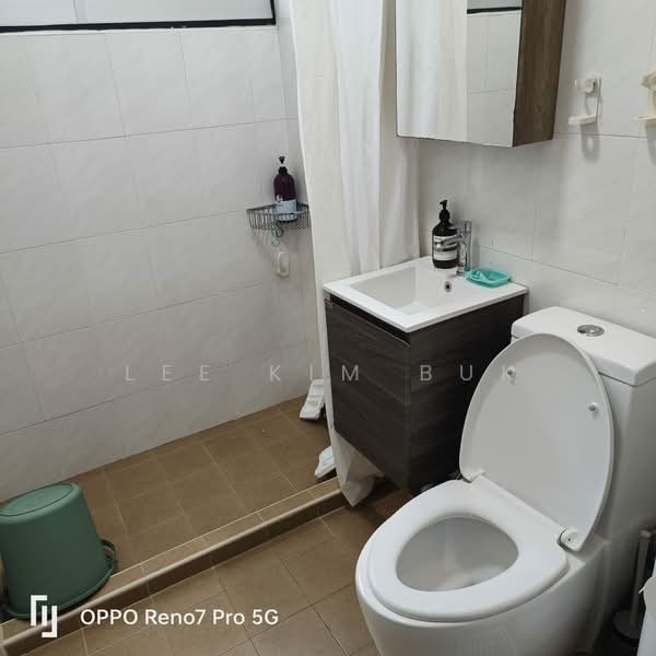 931 Tampines Street 91, 931 Tampines Street 91, 3 Bedrooms, 1,140 sqft, HDB Flat For Sale, by Lee Kim Buk, 500240018 - Bathroom - PropertyGuru.com.sg