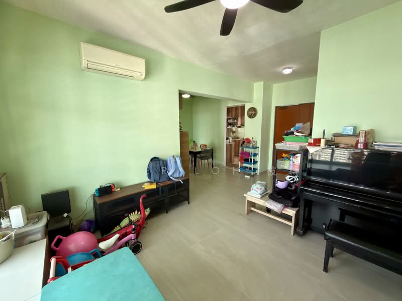 70B Telok Blangah Heights, 70B Telok Blangah Heights, 3 Bedrooms, 1,001 sqft, HDB Flat For Sale, by Peter Loh 彼得, 500240029 - Living Room - PropertyGuru.com.sg