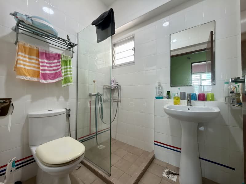 70B Telok Blangah Heights, 70B Telok Blangah Heights, 3 Bedrooms, 1,001 sqft, HDB Flat For Sale, by Peter Loh 彼得, 500240029 - Bathroom - PropertyGuru.com.sg