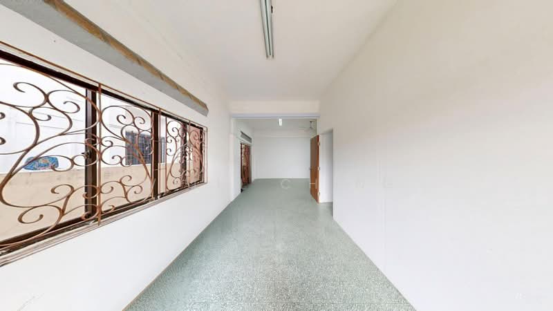 $12XXpsf Freehold Semi-D near Bartley and Serangoon MRT, , 4 Bedrooms, 2,511 sqft, Semi-Detached House For Sale, by Willi Ching, 500240041 - Corridor - PropertyGuru.com.sg