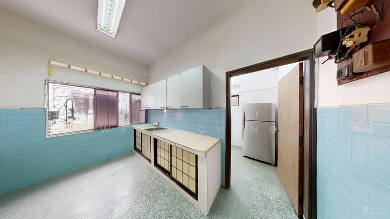 $12XXpsf Freehold Semi-D near Bartley and Serangoon MRT, , 4 Bedrooms, 2,511 sqft, Semi-Detached House For Sale, by Willi Ching, 500240041 - Kitchen - PropertyGuru.com.sg