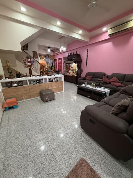 The Shaughnessy, 56 Miltonia Close, 5 Bedrooms, 3,541 sqft, Terraced House For Sale, by V Kanapathy, 500240045 - Living Room - PropertyGuru.com.sg