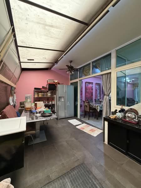 The Shaughnessy, 56 Miltonia Close, 5 Bedrooms, 3,541 sqft, Terraced House For Sale, by V Kanapathy, 500240045 - Kitchen - PropertyGuru.com.sg