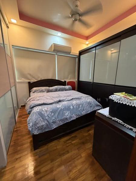 The Shaughnessy, 56 Miltonia Close, 5 Bedrooms, 3,541 sqft, Terraced House For Sale, by V Kanapathy, 500240045 - Junior Master - PropertyGuru.com.sg