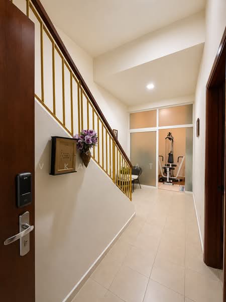The Shaughnessy, 56 Miltonia Close, 5 Bedrooms, 3,541 sqft, Terraced House For Sale, by V Kanapathy, 500240045 - Corridor - PropertyGuru.com.sg