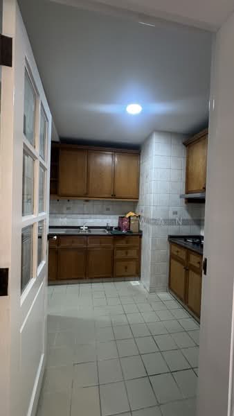 Sherwood Condo, 169 Jalan Jurong Kechil, Clementi Park / Upper Bukit Timah, 2 Bedrooms, 926 sqft, Condominium For Sale, by Emily Wan, 500240047 - Spacious Kitchen - PropertyGuru.com.sg