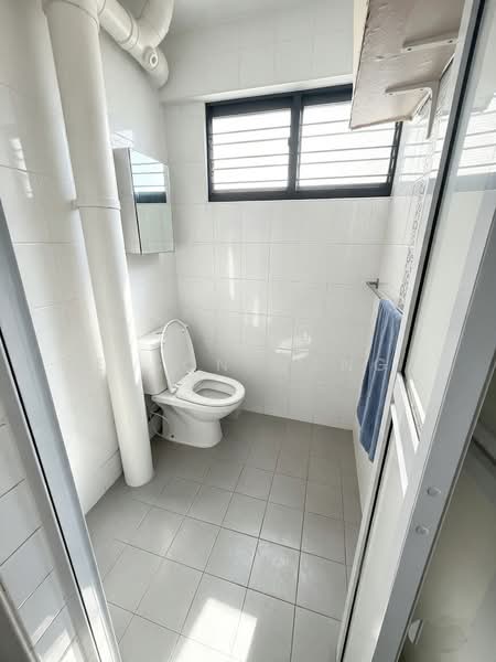354 Hougang Avenue 7, 354 Hougang Avenue 7, 3 Bedrooms, 1,098 sqft, HDB Flat For Rent, by Elson Wang, 500240052 - Bathroom - PropertyGuru.com.sg