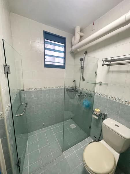 182 Edgefield Plains, 182 Edgefield Plains, Room Rental, 210 sqft, HDB Flat For Rent, by Maisie Wong, 500240058 - Bathroom - PropertyGuru.com.sg