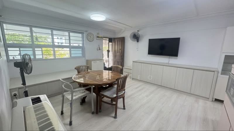 414 Hougang Avenue 10, 414 Hougang Avenue 10, 3 Bedrooms, 980 sqft, HDB Flat For Sale, by Ryan Yeo, 500240059 - Living Room - PropertyGuru.com.sg