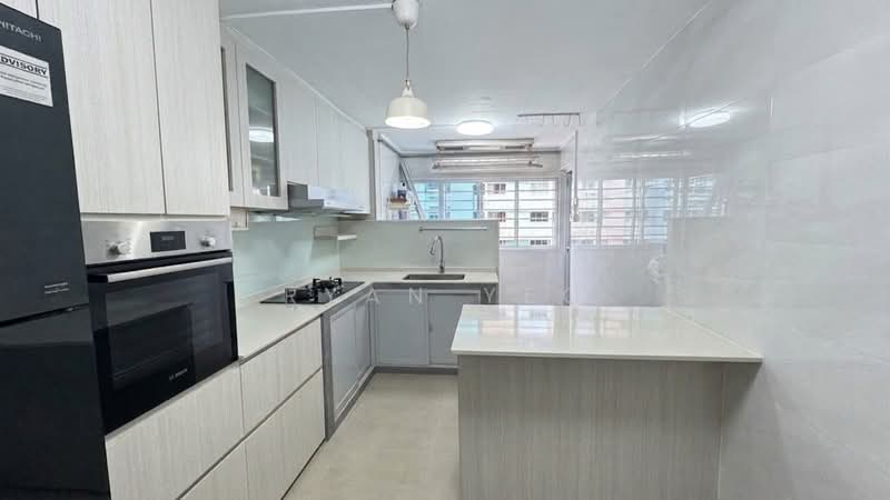 414 Hougang Avenue 10, 414 Hougang Avenue 10, 3 Bedrooms, 980 sqft, HDB Flat For Sale, by Ryan Yeo, 500240059 - Kitchen - PropertyGuru.com.sg