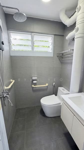 414 Hougang Avenue 10, 414 Hougang Avenue 10, 3 Bedrooms, 980 sqft, HDB Flat For Sale, by Ryan Yeo, 500240059 - Bathroom - PropertyGuru.com.sg