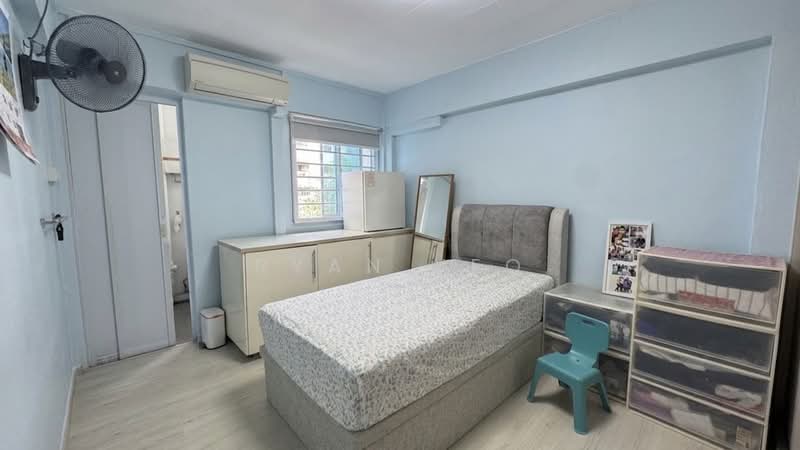 414 Hougang Avenue 10, 414 Hougang Avenue 10, 3 Bedrooms, 980 sqft, HDB Flat For Sale, by Ryan Yeo, 500240059 - Bedroom - PropertyGuru.com.sg