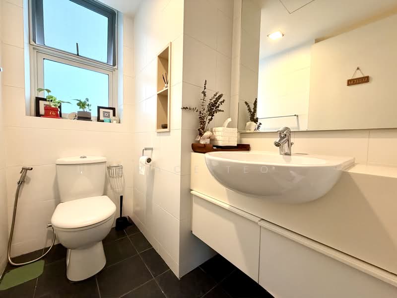 The Esparis, 9B Pasir Ris Drive 4, 3 Bedrooms, 1,292 sqft, Condominium For Sale, by Grace Teo, 500240073 - Bathroom - PropertyGuru.com.sg