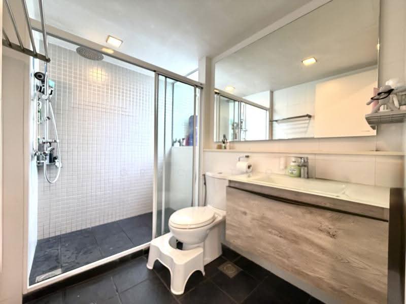The Esparis, 9B Pasir Ris Drive 4, 3 Bedrooms, 1,292 sqft, Condominium For Sale, by Grace Teo, 500240073 - Master Bathroom - PropertyGuru.com.sg
