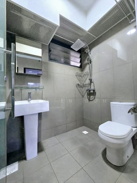 310C Punggol Walk, 310C Punggol Walk, Hougang / Punggol / Sengkang, 3 Bedrooms, 990 sqft, HDB Flat For Sale, by Damien Goh, 500240082 - Bathroom - PropertyGuru.com.sg