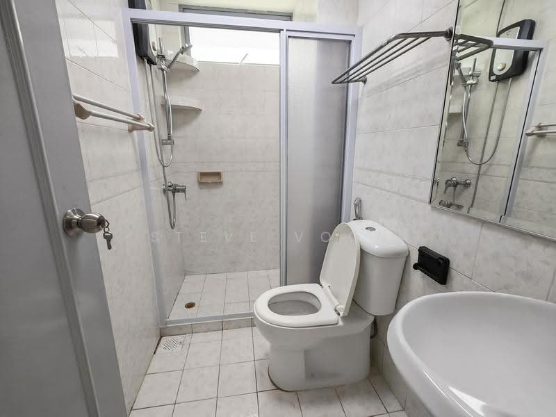Emerald Park, 2 Indus Road, Room Rental, 150 sqft, Condominium For Rent, by Steve Voon, 500240095 - Bathroom - PropertyGuru.com.sg