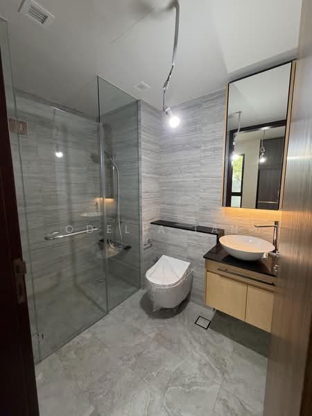Belgravia Ace, 100 Belgravia Drive, Seletar / Yio Chu Kang, 5 Bedrooms, 3,929 sqft, Semi-Detached House For Sale, by Odelia Tan, 500240101 - Bathroom - PropertyGuru.com.sg