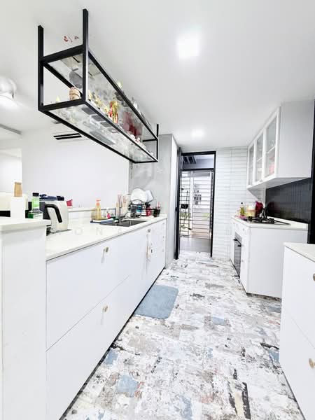 The Warren, 37 Choa Chu Kang Loop, 4 Bedrooms, 1,281 sqft, Apartment For Sale, by Nona Kirana, 500240106 - Kitchen - PropertyGuru.com.sg