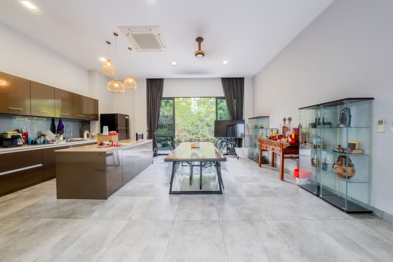 Semi- Detached in District 25 Jalan Bumbong | Woodlands Park, Jalan Rasok, Jalan Jendela, Gelegar, Jalan Bumbong, Jalan Rasok, Jalan Jendela, Jalan Gelegar, 8 Bedrooms, 8,320 sqft, Semi-Detached House For Sale, by Kai Mun, 500240112 - Kitchen - PropertyGuru.com.sg