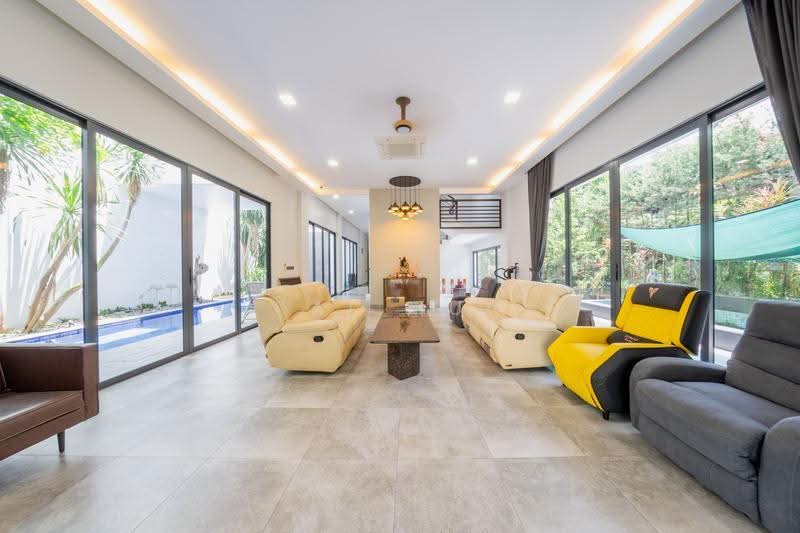 Semi- Detached in District 25 Jalan Bumbong | Woodlands Park, Jalan Rasok, Jalan Jendela, Gelegar, Jalan Bumbong, Jalan Rasok, Jalan Jendela, Jalan Gelegar, 8 Bedrooms, 8,320 sqft, Semi-Detached House For Sale, by Kai Mun, 500240112 - Living Room - PropertyGuru.com.sg
