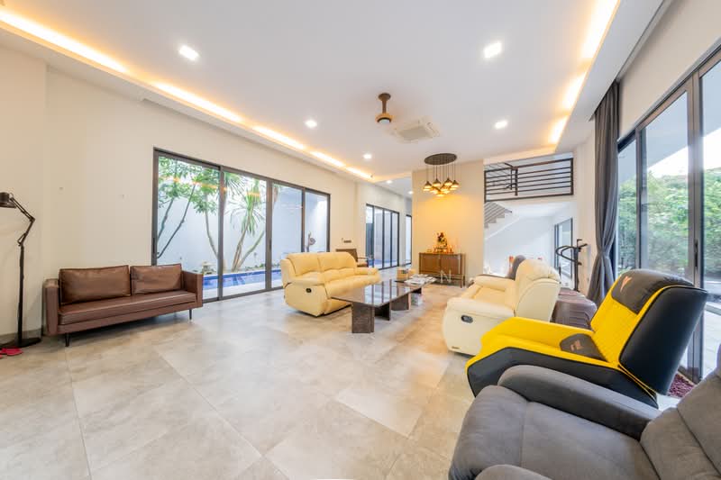 Semi- Detached in District 25 Jalan Bumbong | Woodlands Park, Jalan Rasok, Jalan Jendela, Gelegar, Jalan Bumbong, Jalan Rasok, Jalan Jendela, Jalan Gelegar, 8 Bedrooms, 8,320 sqft, Semi-Detached House For Sale, by Kai Mun, 500240112 - Living Room - PropertyGuru.com.sg