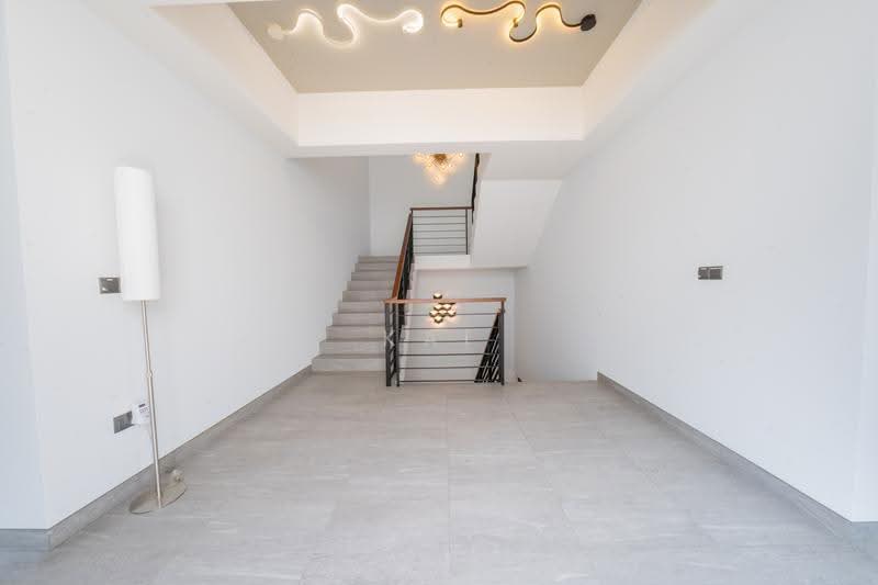 Semi- Detached in District 25 Jalan Bumbong | Woodlands Park, Jalan Rasok, Jalan Jendela, Gelegar, Jalan Bumbong, Jalan Rasok, Jalan Jendela, Jalan Gelegar, Admiralty / Woodlands, 8 Bedrooms, 8,320 sqft, Semi-Detached House For Sale, by Kai Mun, 500240112 - Interior - PropertyGuru.com.sg