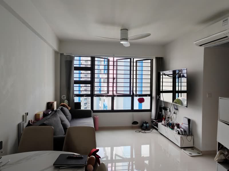 335B Yishun Riverwalk, 335B Yishun Street 31, Sembawang / Yishun, 2 Bedrooms, 721 sqft, HDB Flat For Sale, by Gressa Mak, 500240118 - Living Room - PropertyGuru.com.sg