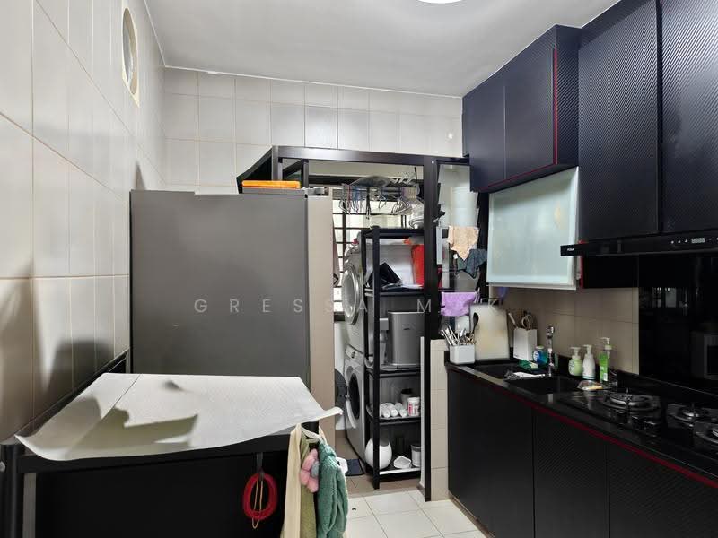335B Yishun Riverwalk, 335B Yishun Street 31, Sembawang / Yishun, 2 Bedrooms, 721 sqft, HDB Flat For Sale, by Gressa Mak, 500240118 - Kitchen - PropertyGuru.com.sg