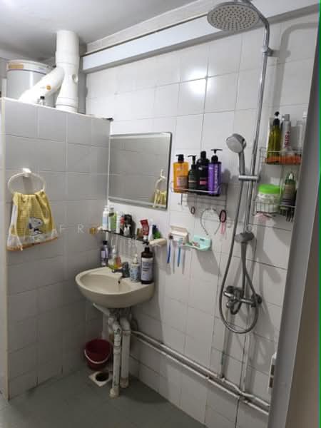 637 Choa Chu Kang North 6, 637 Choa Chu Kang North 6, Dairy Farm / Bukit Panjang / Choa Chu Kang, Room Rental, 150 sqft, HDB Flat For Rent, by Frankie Teo (张文仁), 500240126 - Bathroom - PropertyGuru.com.sg