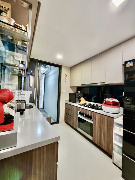 Parc Life, 33 Sembawang Crescent, 3 Bedrooms, 1,066 sqft, Condominium For Sale, by Leon Lee, 500240141 - Kitchen - PropertyGuru.com.sg