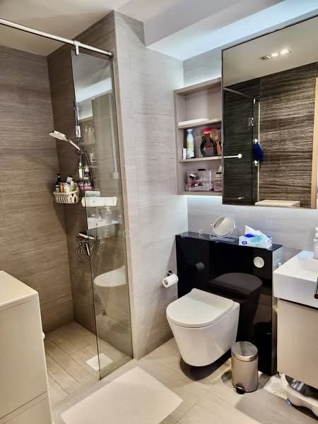 Parc Life, 33 Sembawang Crescent, 3 Bedrooms, 1,066 sqft, Condominium For Sale, by Leon Lee, 500240141 - Bathroom - PropertyGuru.com.sg