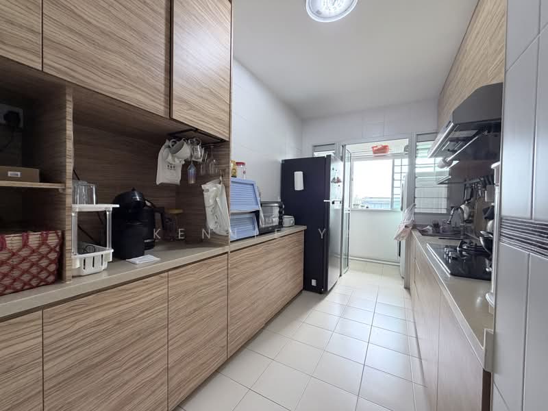 673A Edgefield Plains, 673A Edgefield Plains, 3 Bedrooms, 969 sqft, HDB Flat For Sale, by Kennie Yau, 500240151 - Kitchen - PropertyGuru.com.sg