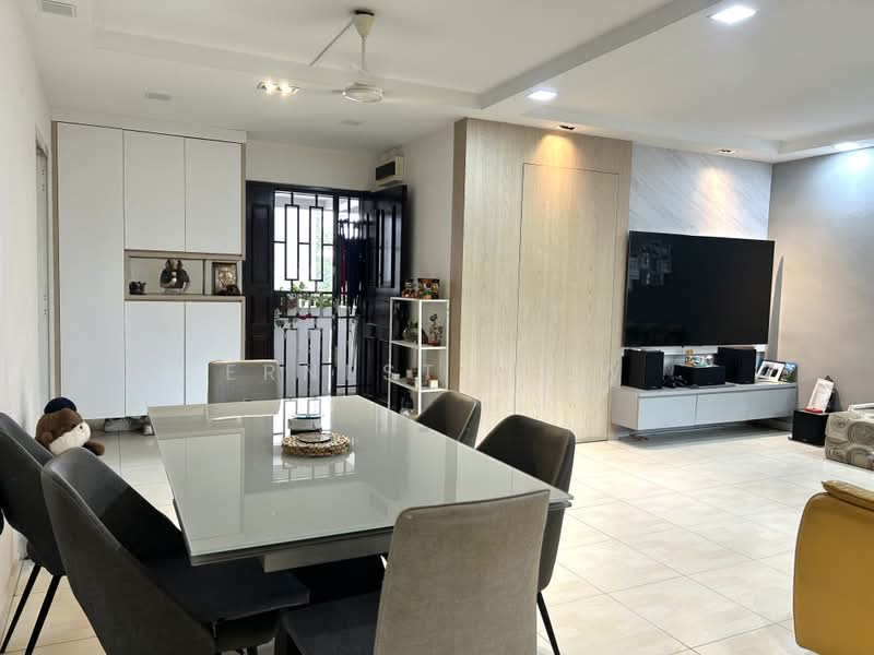 122E Rivervale Drive, 122E Rivervale Drive, 3 Bedrooms, 1,184 sqft, HDB Flat For Sale, by Ernest Liew, 500240169 - Living Room - PropertyGuru.com.sg