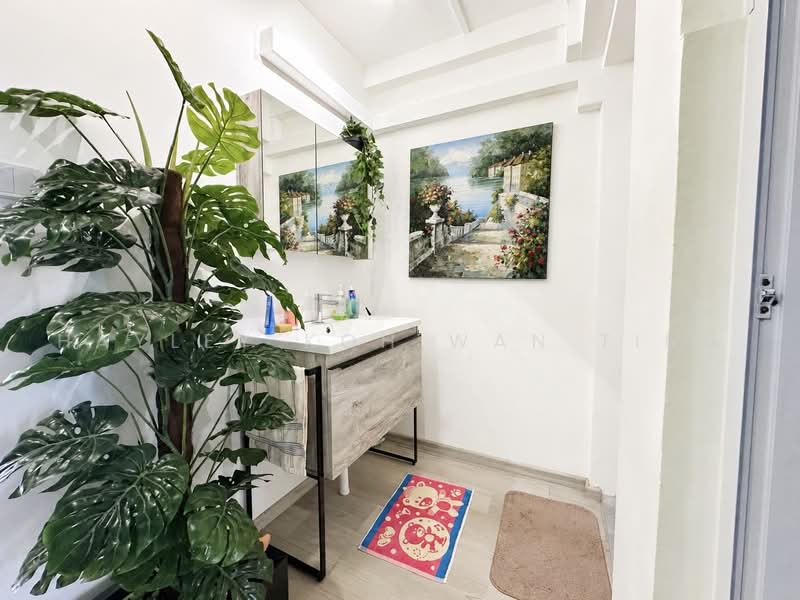 36 Circuit Road, 36 Circuit Road, 2 Bedrooms, 678 sqft, HDB Flat For Sale, by Hayley Koh Wan Ting, 500240176 - Bathroom - PropertyGuru.com.sg