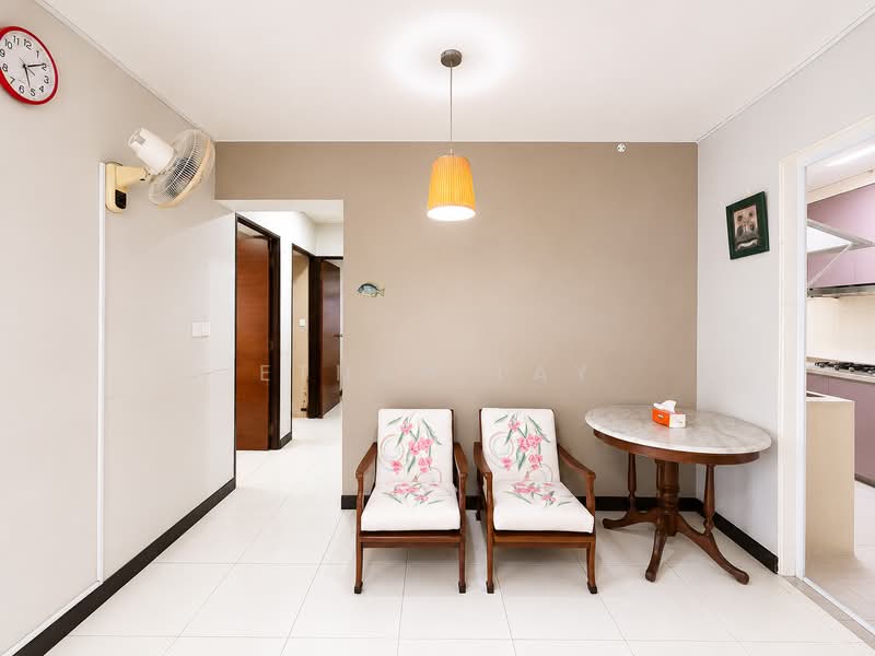 220C Bedok Central, 220C Bedok Central, 3 Bedrooms, 1,044 sqft, HDB Flat For Sale, by Ethan Tay, 500240180 - Living Room - PropertyGuru.com.sg