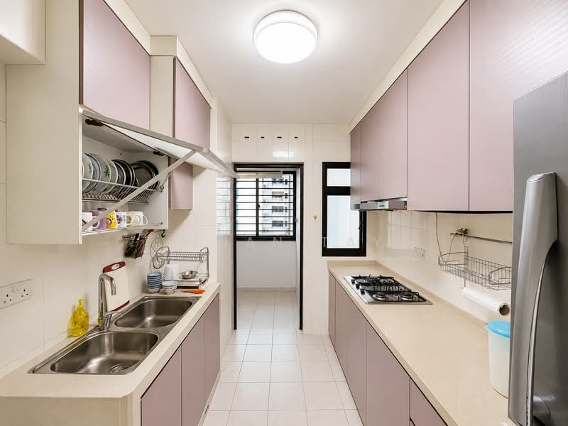 220C Bedok Central, 220C Bedok Central, 3 Bedrooms, 1,044 sqft, HDB Flat For Sale, by Ethan Tay, 500240180 - Kitchen - PropertyGuru.com.sg