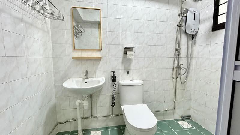663D Jurong West Street 65, 663D Jurong West Street 65, 3 Bedrooms, 1,184 sqft, HDB Flat For Rent, by Lisa Seow, 500240186 - Bathroom - PropertyGuru.com.sg
