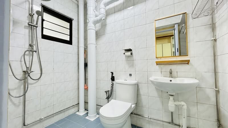 663D Jurong West Street 65, 663D Jurong West Street 65, 3 Bedrooms, 1,184 sqft, HDB Flat For Rent, by Lisa Seow, 500240186 - Bathroom - PropertyGuru.com.sg