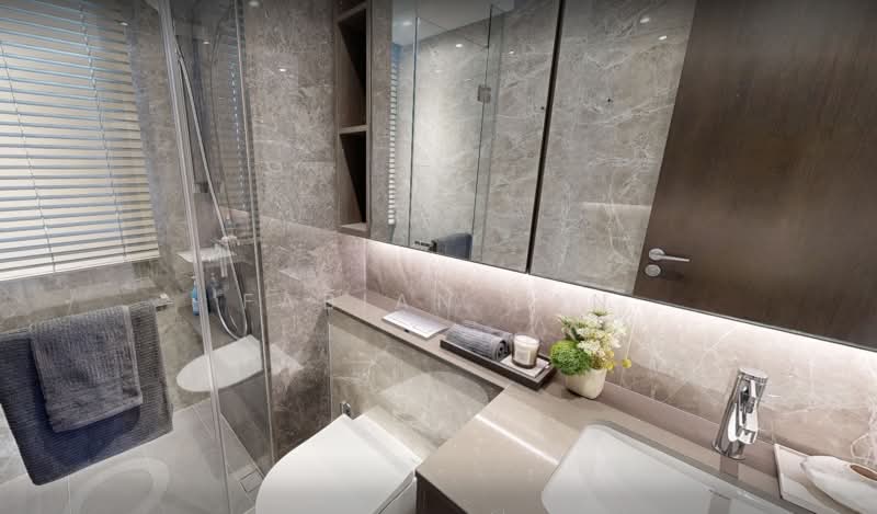 Undervalued Penthouse, , 5 Bedrooms, 2,688 sqft, Condominium For Sale, by Fabian Tan, 500240187 - Bathroom - PropertyGuru.com.sg