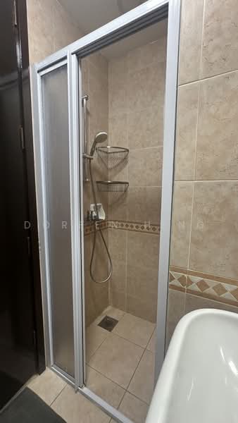 Maple Woods, 993 Bukit Timah Road, Room Rental, 150 sqft, Condominium For Rent, by Doreen Heng, 500240192 - Bathroom - PropertyGuru.com.sg