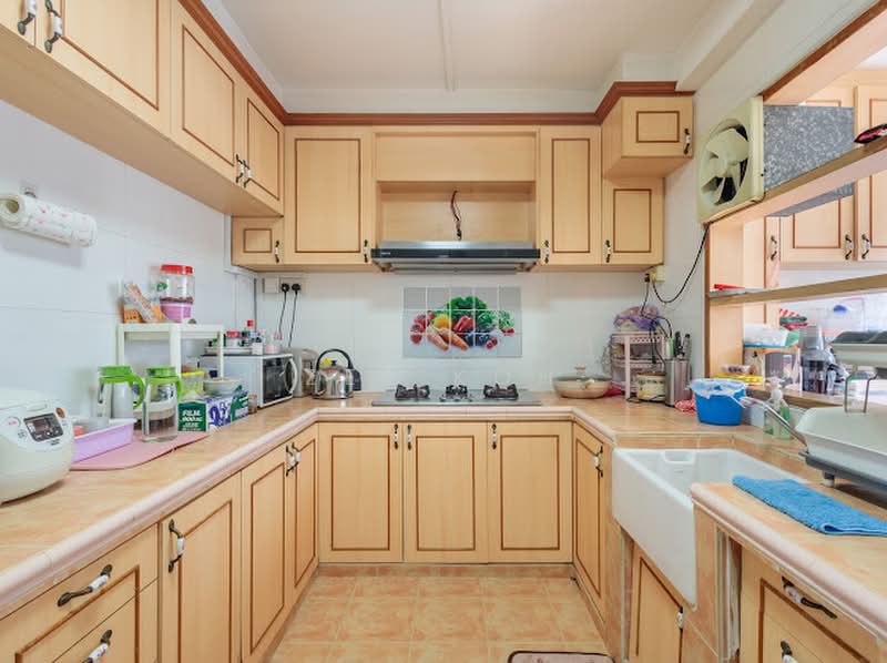 342 Tampines Street 33, 342 Tampines Street 33, 3 Bedrooms, 1,195 sqft, HDB Flat For Sale, by Zee Koh, 500240197 - Kitchen - PropertyGuru.com.sg