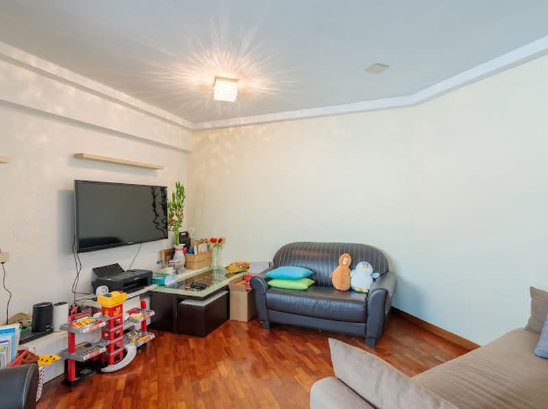342 Tampines Street 33, 342 Tampines Street 33, 3 Bedrooms, 1,195 sqft, HDB Flat For Sale, by Zee Koh, 500240197 - Living Room - PropertyGuru.com.sg