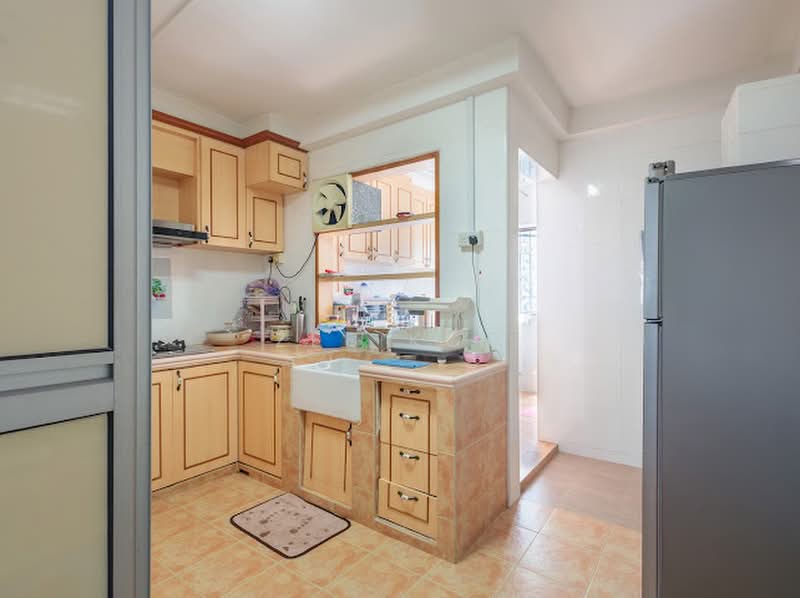 342 Tampines Street 33, 342 Tampines Street 33, 3 Bedrooms, 1,195 sqft, HDB Flat For Sale, by Zee Koh, 500240197 - Kitchen - PropertyGuru.com.sg