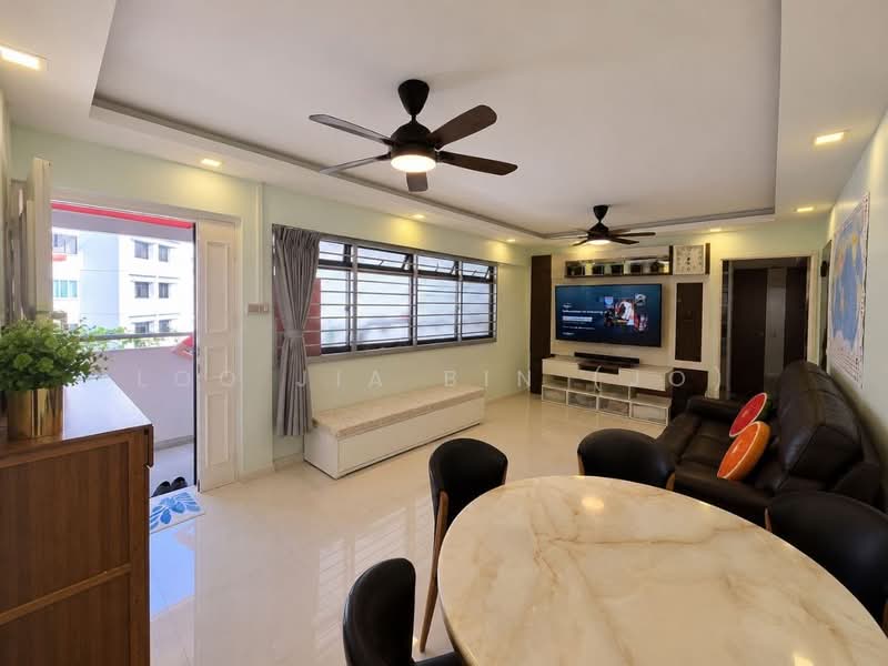 323B Sengkang East Way, 323B Sengkang East Way, 3 Bedrooms, 968 sqft, HDB Flat For Sale, by Loo Jia Bin (Jo), 500240203 - Living Room - PropertyGuru.com.sg
